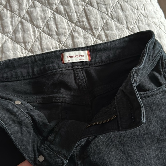 SUNDAY BEST ARITZIA Black Denim Jean Shorts - Mid Rise - Raw hem - Picture 3 of 7